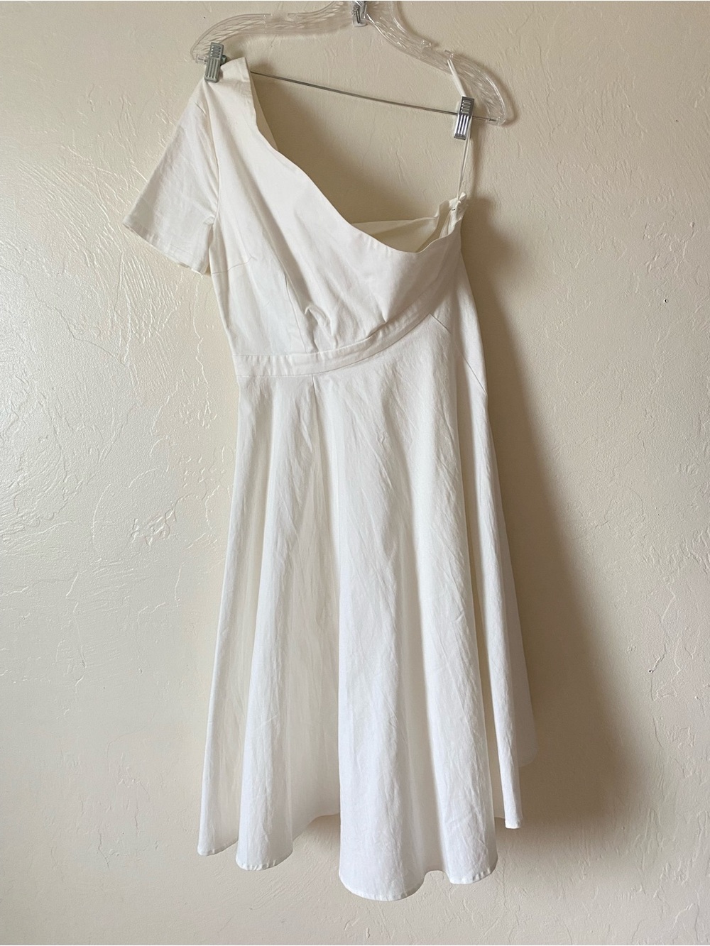 Collectif london size large white one shoulder midi dress